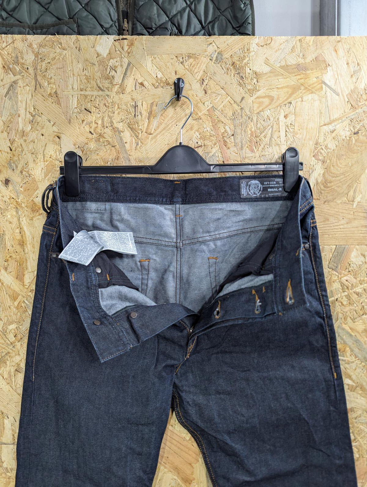 Diesel Rhial-R Jeans W32 L32 Men Raw Rigid Navy Blue Denim Slim Carrot Fit R8E50