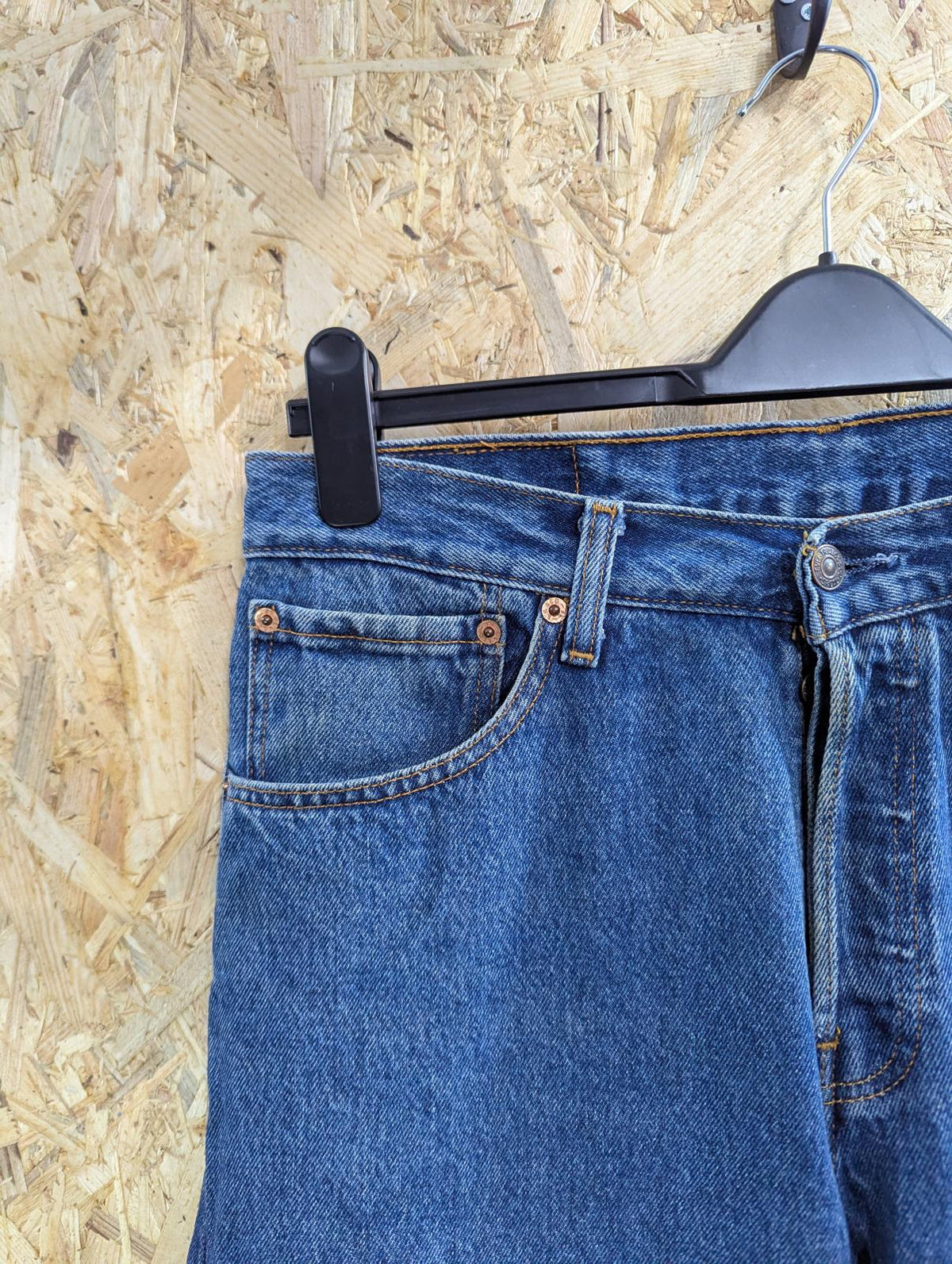 Levis 582 Jeans W32 L30 Men Mid Blue Denim Straight Leg Regular Fit Vintage Y2K