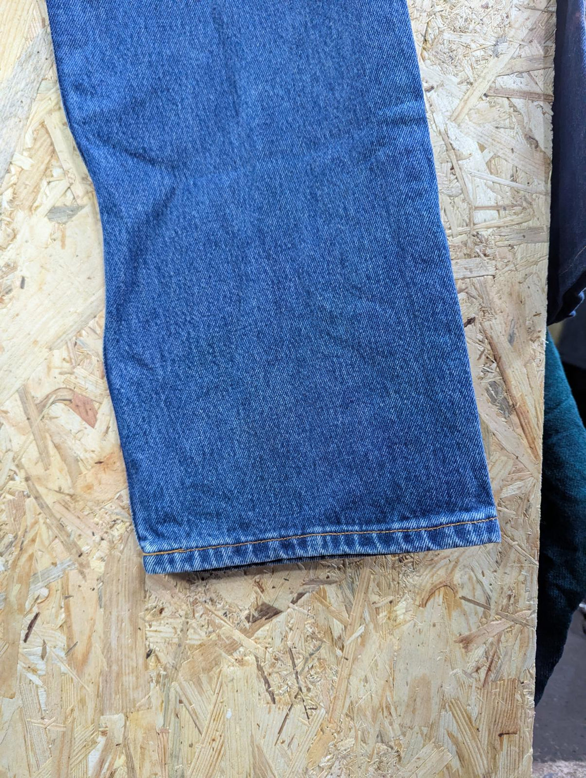 Levis 582 Jeans W32 L30 Men Mid Blue Denim Straight Leg Regular Fit Vintage Y2K