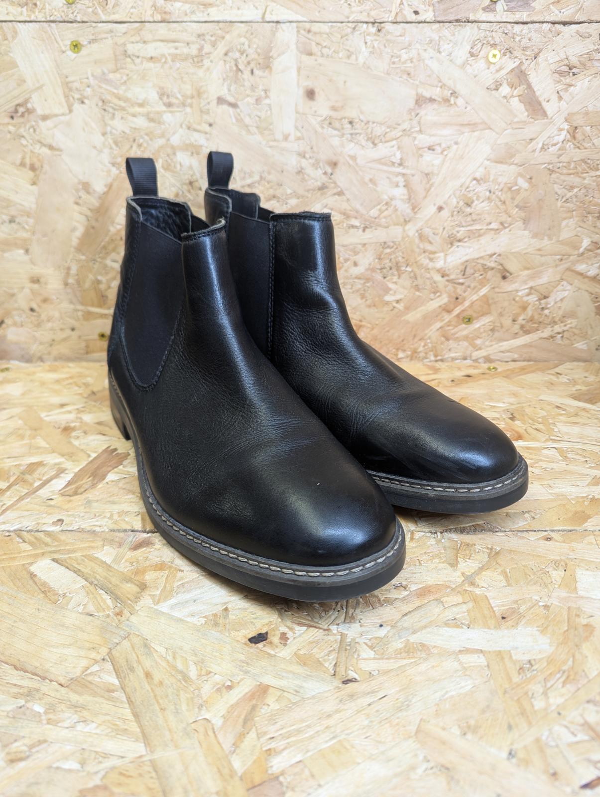 Clarks Black Leather Chelsea Boots Size UK 11 EU 46 Men Leather Slip-On Smart