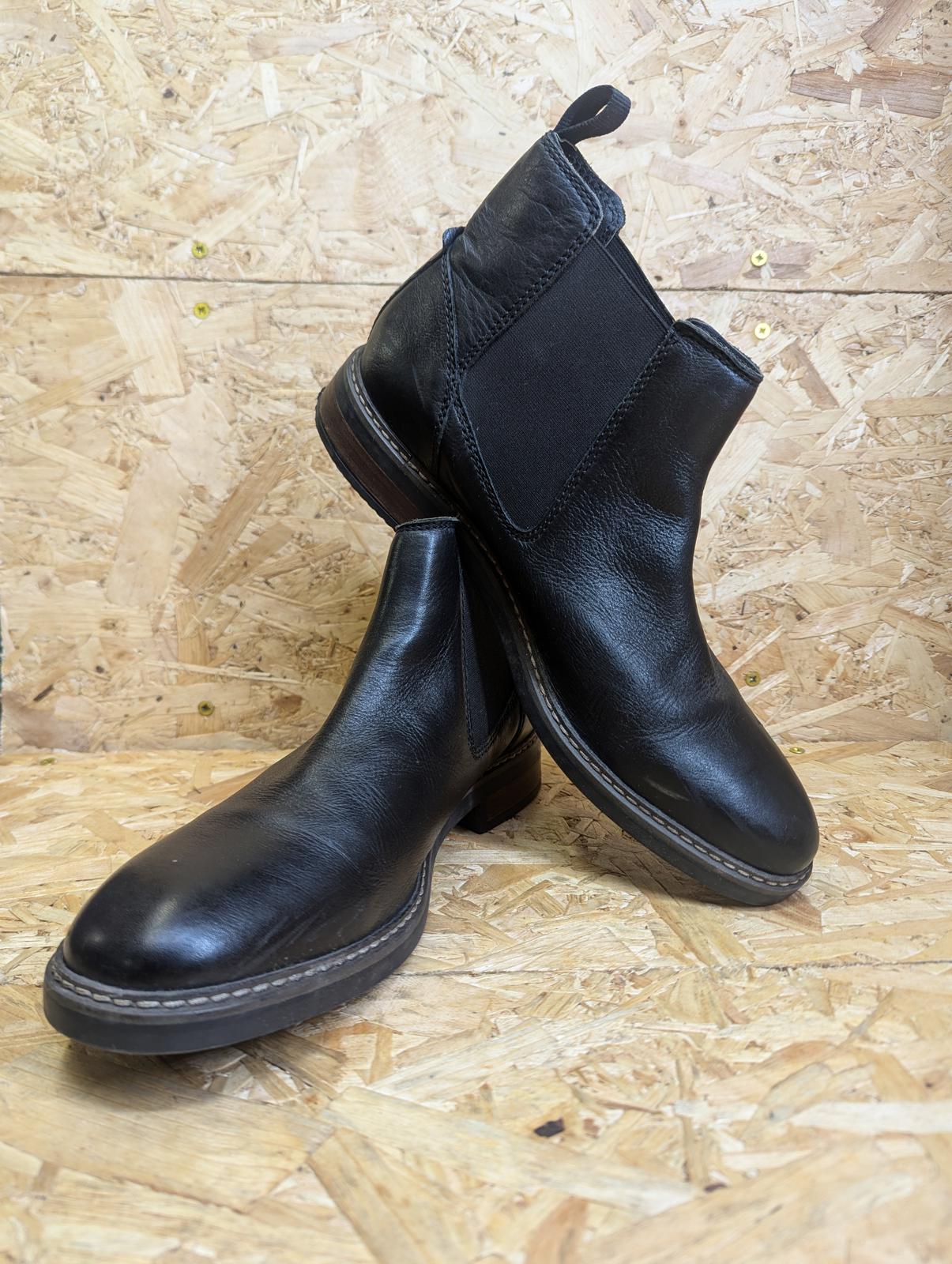Clarks Black Leather Chelsea Boots Size UK 11 EU 46 Men Leather Slip-On Smart