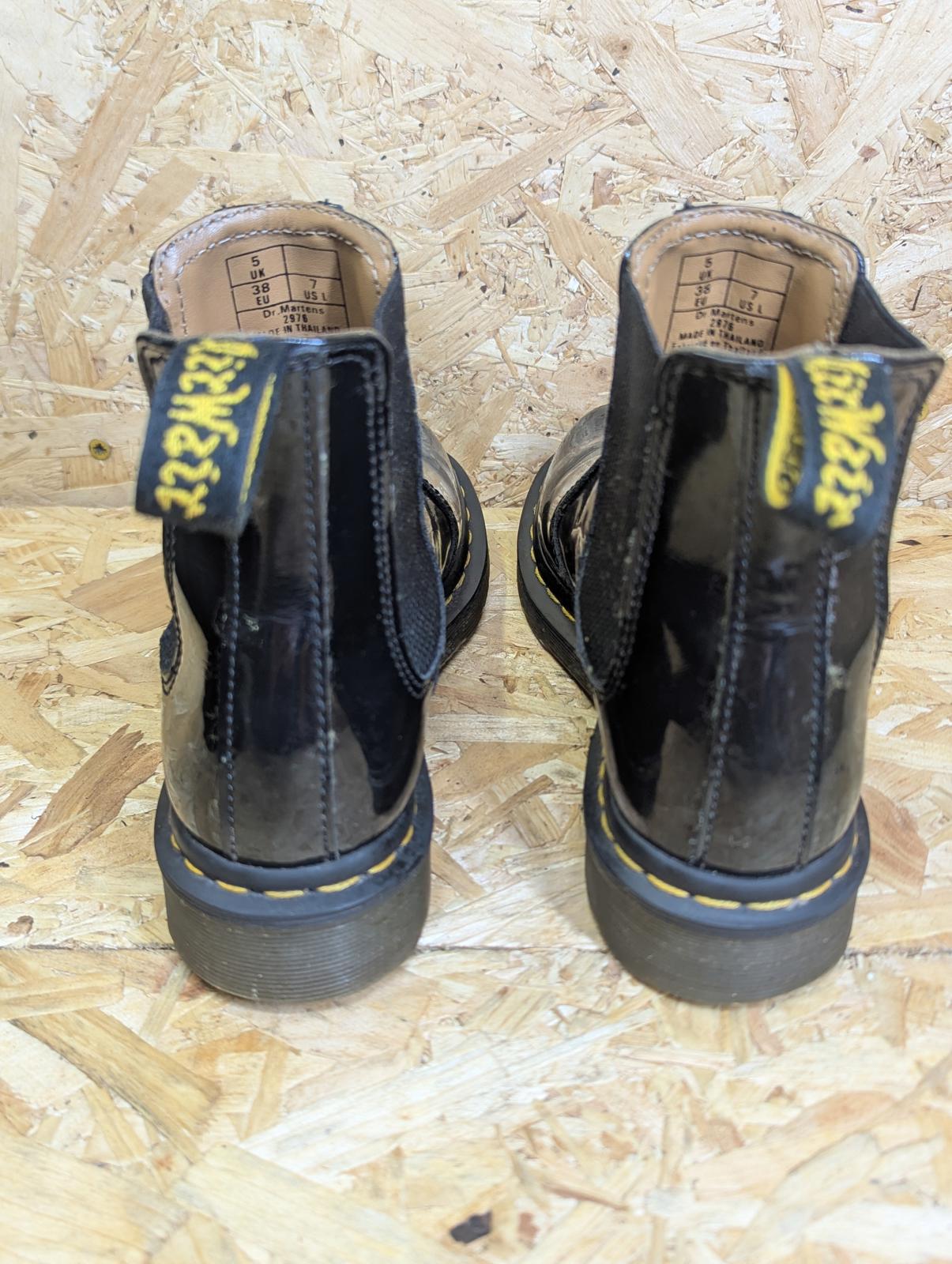 Dr Martens Black Chelsea Boots Women UK 5 EU 38 2976 Leather Slip On Ankle