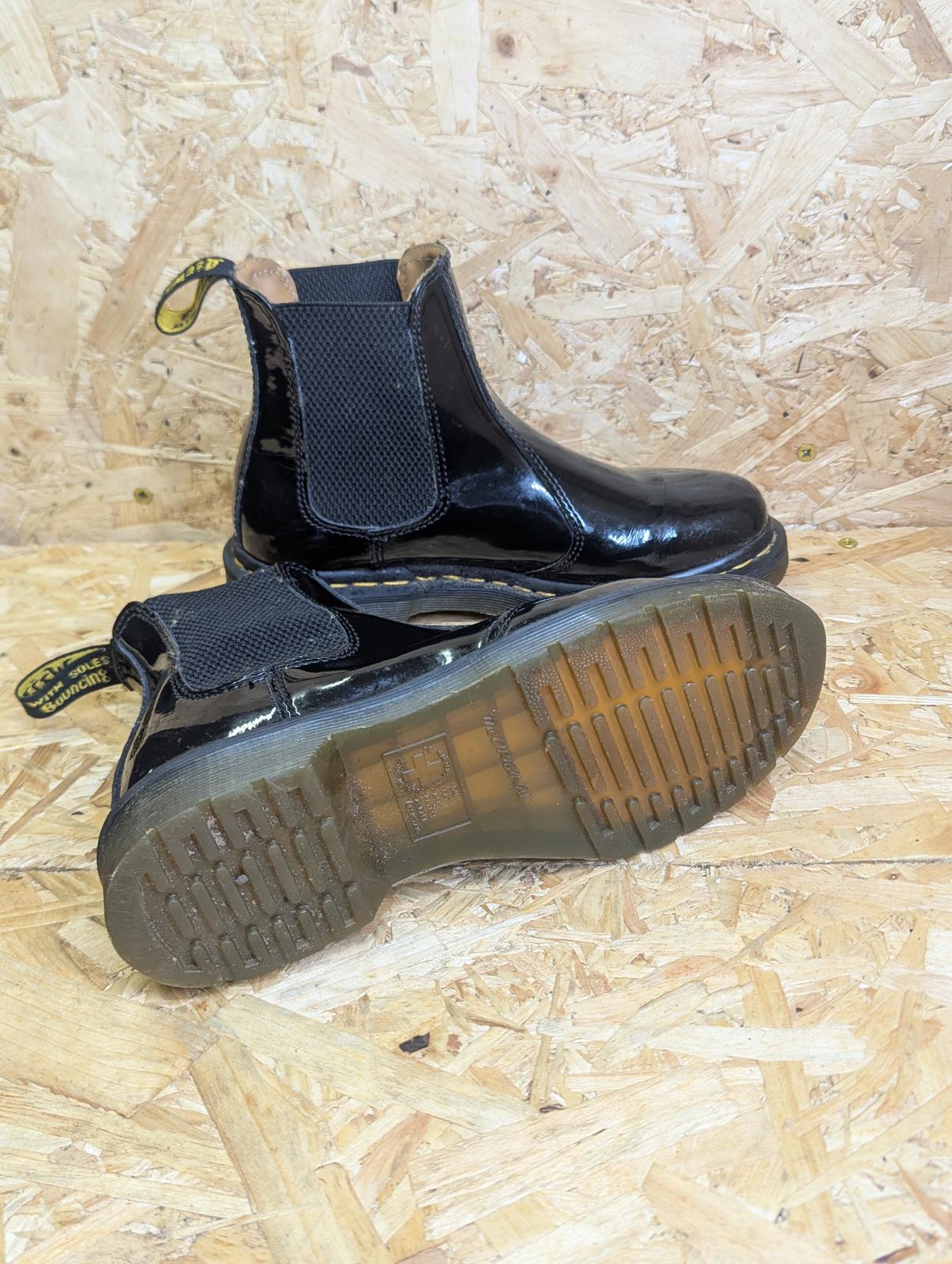 Dr Martens Black Chelsea Boots Women UK 5 EU 38 2976 Leather Slip On Ankle