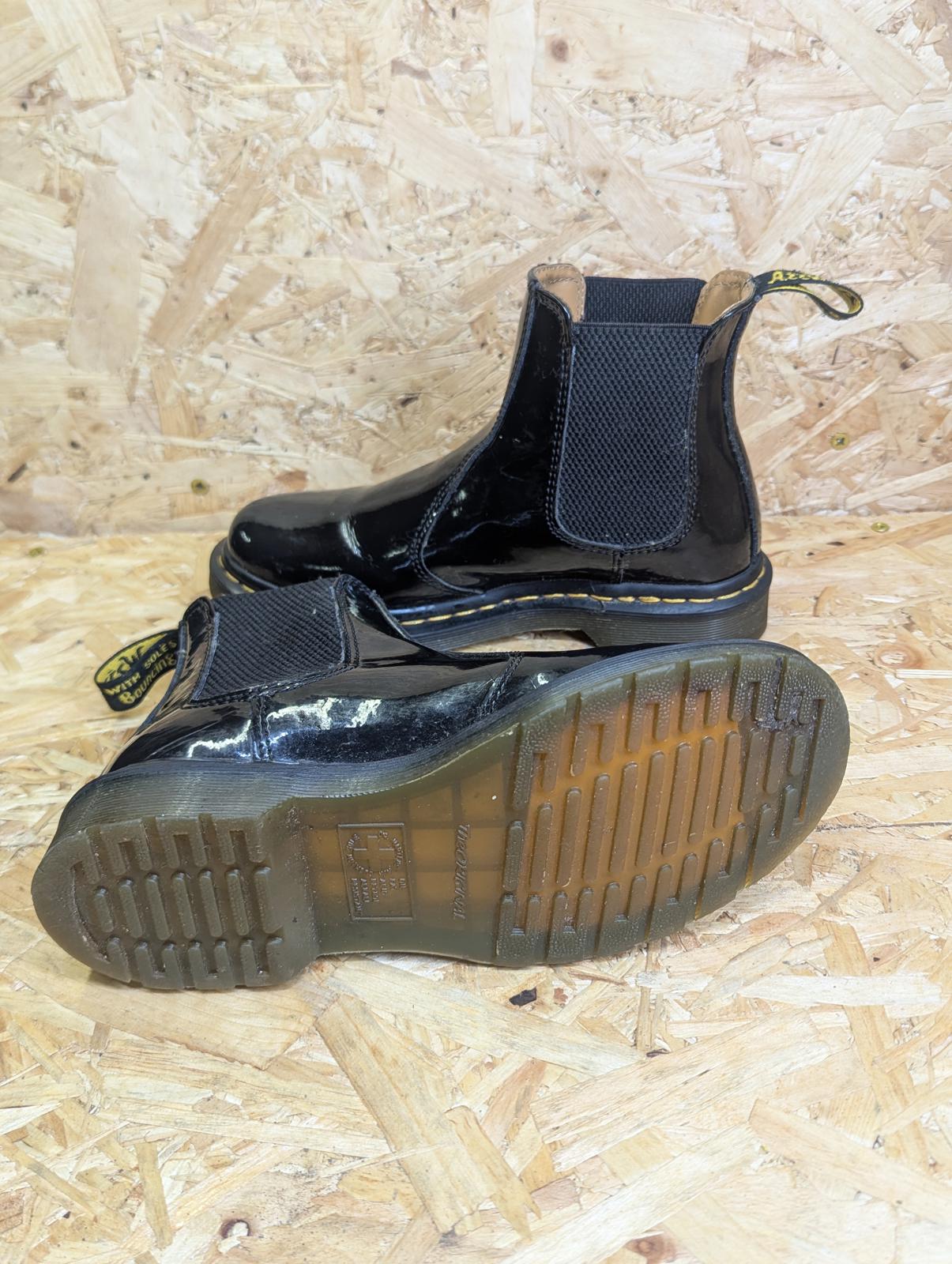 Dr Martens Black Chelsea Boots Women UK 5 EU 38 2976 Leather Slip On Ankle