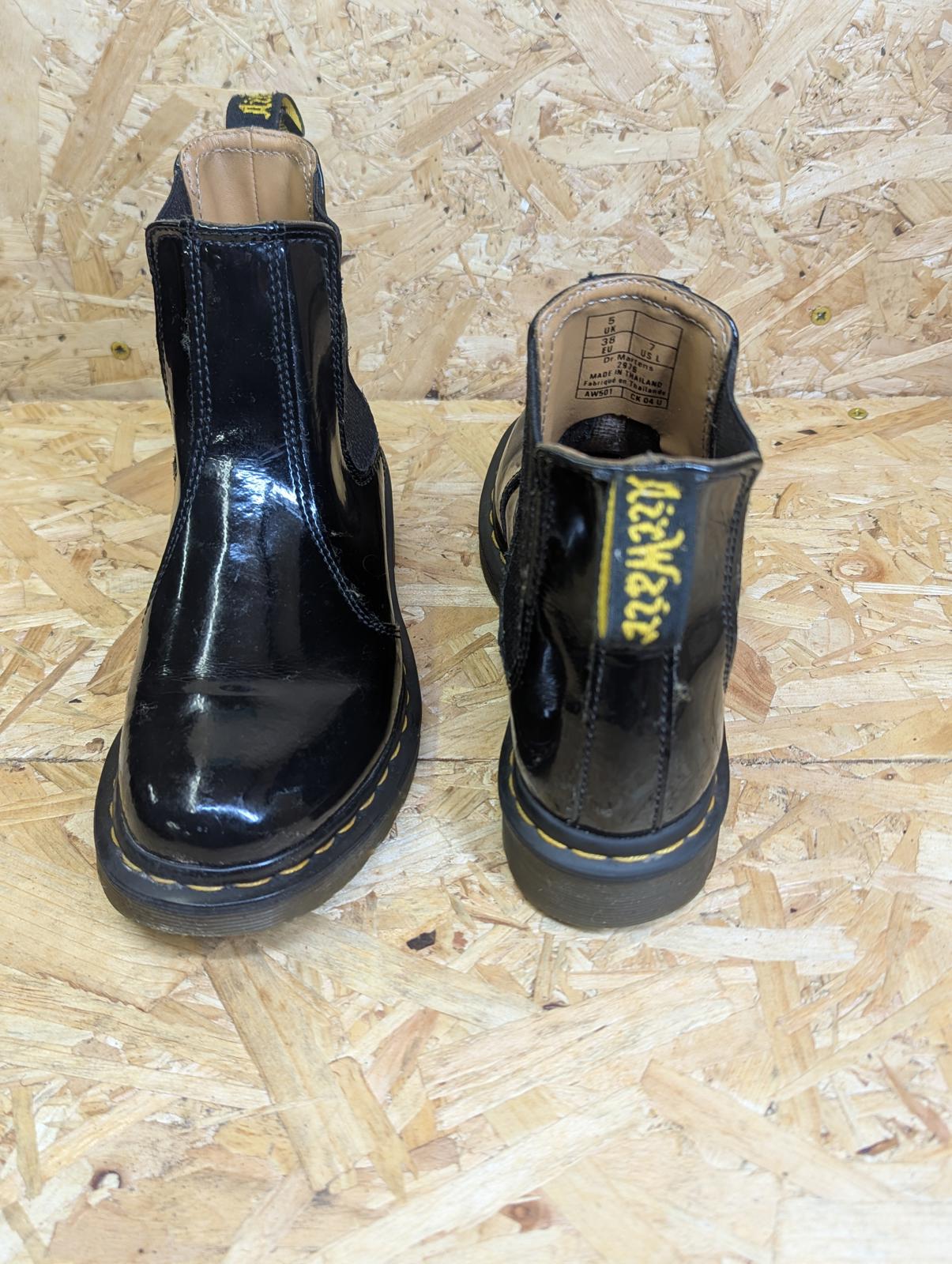 Dr Martens Black Chelsea Boots Women UK 5 EU 38 2976 Leather Slip On Ankle