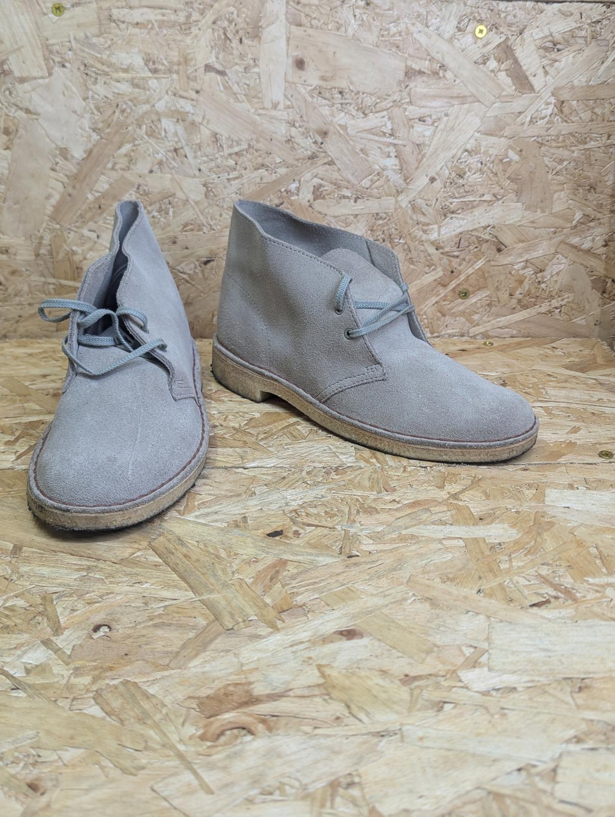 Clarks Originals Desert Boots UK 6 EU 39.5 Beige Suede Leather Gum Sole Boxed