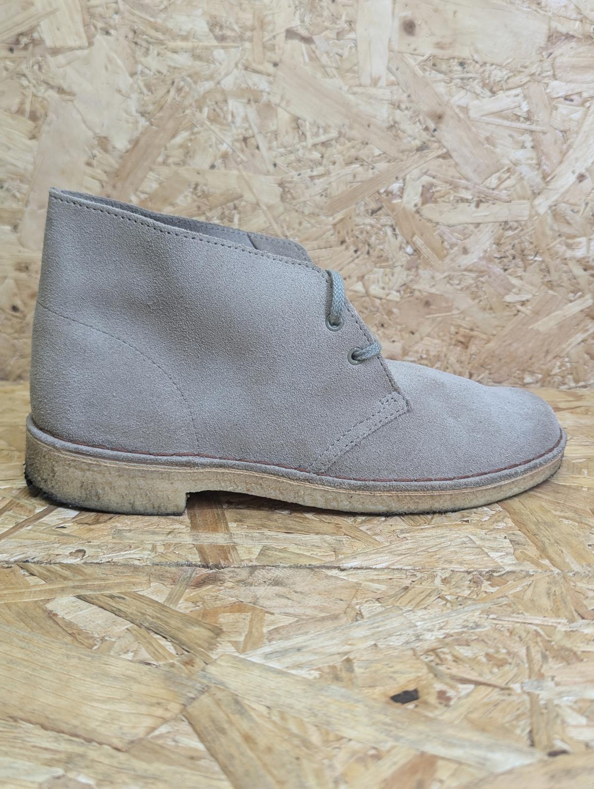 Clarks Originals Desert Boots UK 6 EU 39.5 Beige Suede Leather Gum Sole Boxed