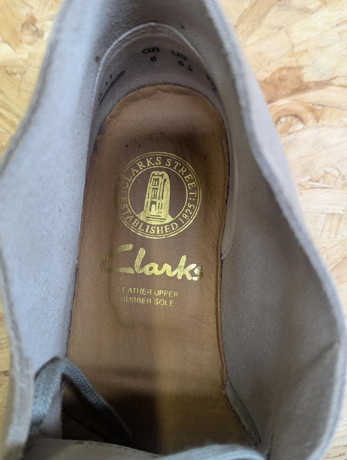 Clarks Originals Desert Boots UK 6 EU 39.5 Beige Suede Leather Gum Sole Boxed