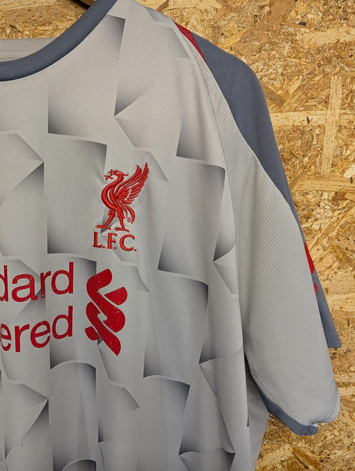 Liverpool New Balance Third Shirt 18-19 Men XXL Grey Red Standard Chartered