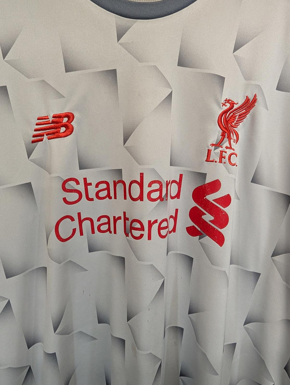 Liverpool New Balance Third Shirt 18-19 Men XXL Grey Red Standard Chartered