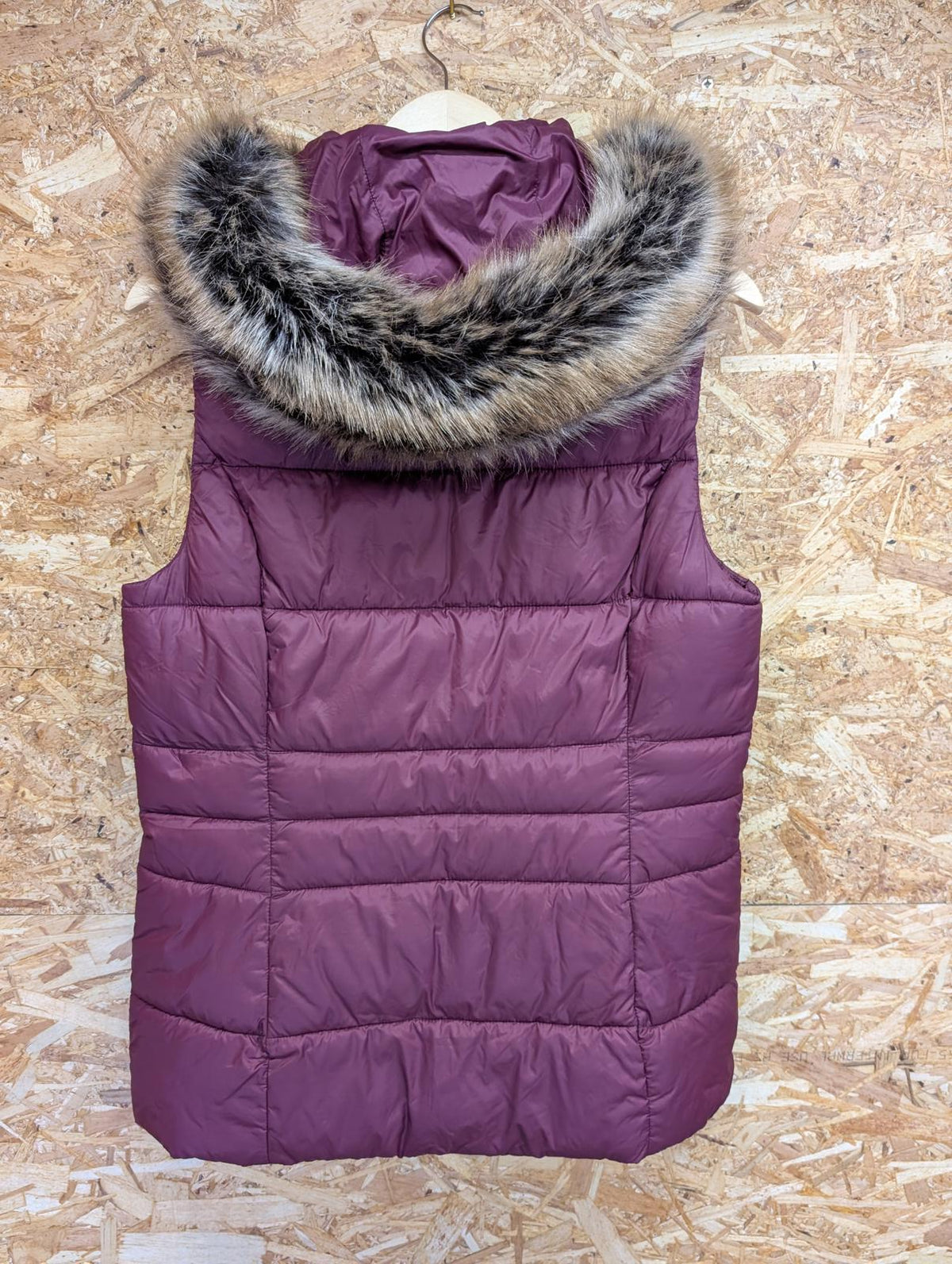 Barbour Ullswater Gilet UK 10 Women Burgundy Hooded Fibredown Padded Vest Quilt