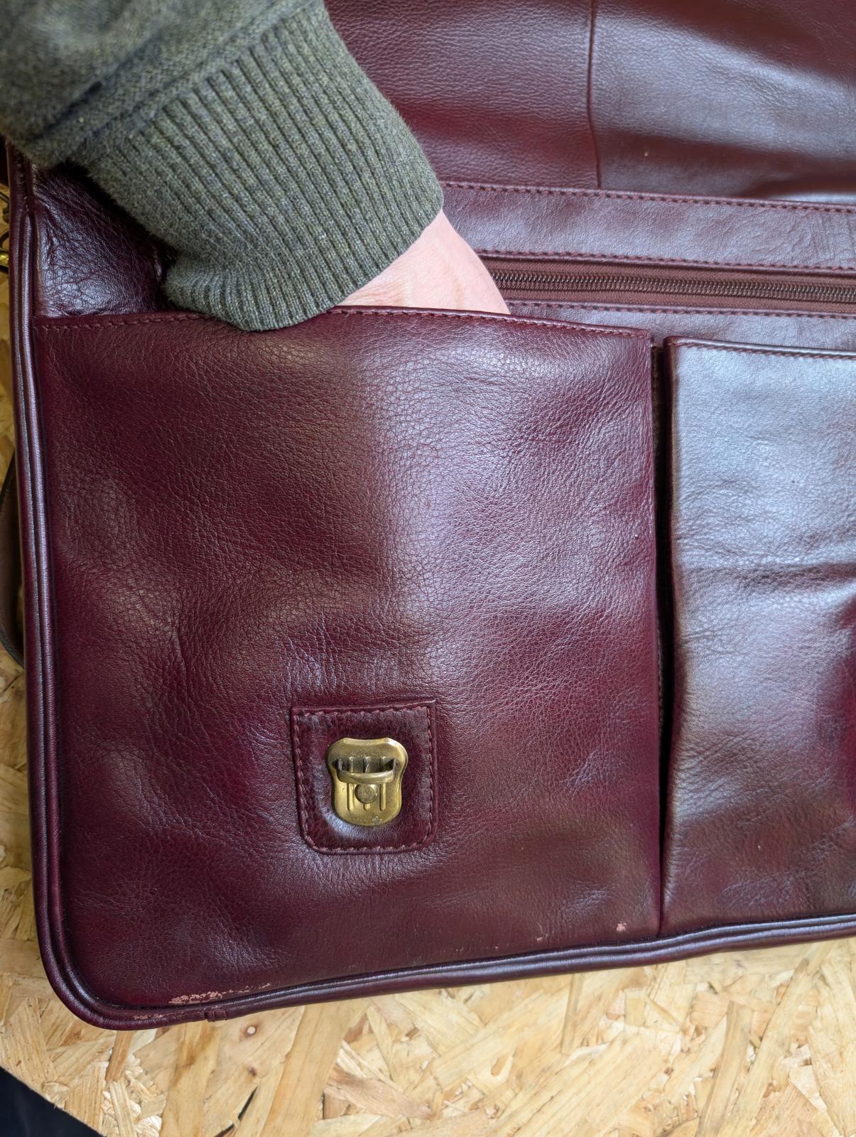 Quality Leather Burgundy 16 " Messenger Bag Medium Briefcase Satchel Book Strap