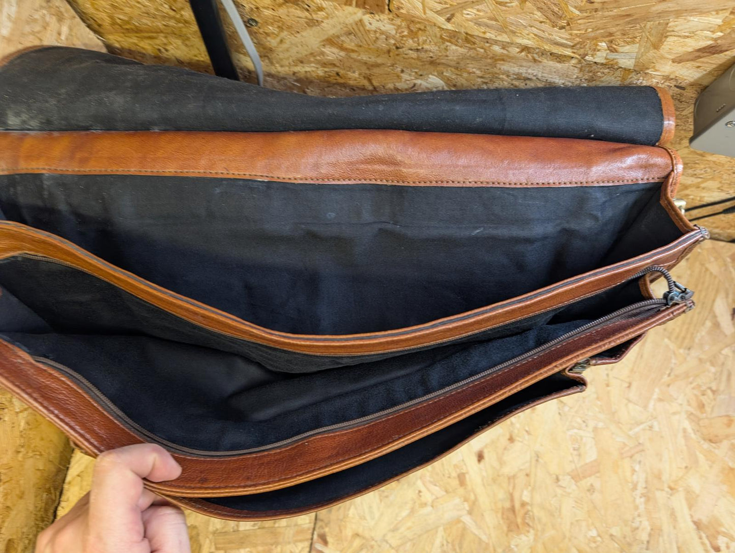 Hi-Design Quality Leather Brown 19 " Messenger Bag Medium Briefcase Satchel Book