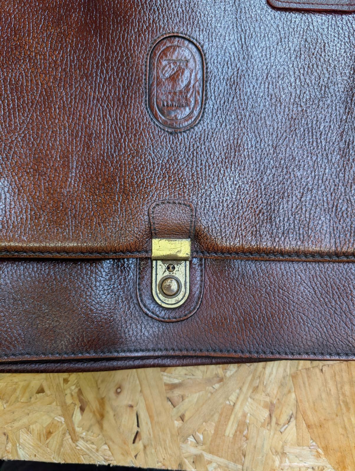 Quality Leather Burgundy 16 " Messenger Bag Medium Briefcase Satchel Book Strap