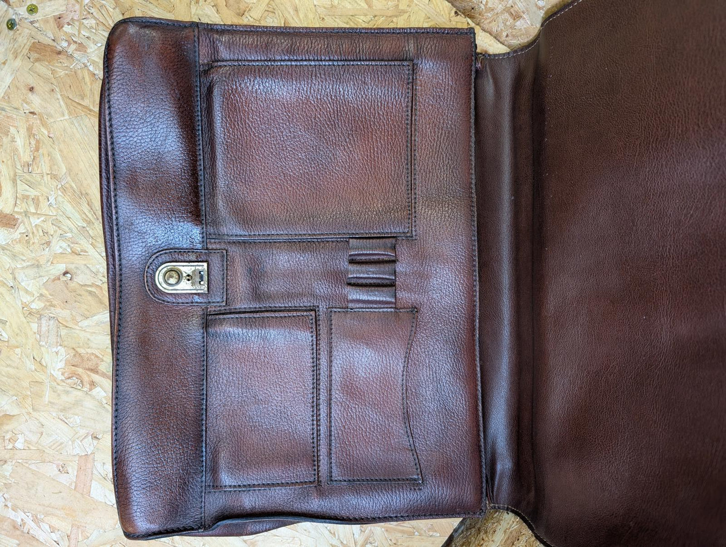 Quality Leather Burgundy 16 " Messenger Bag Medium Briefcase Satchel Book Strap