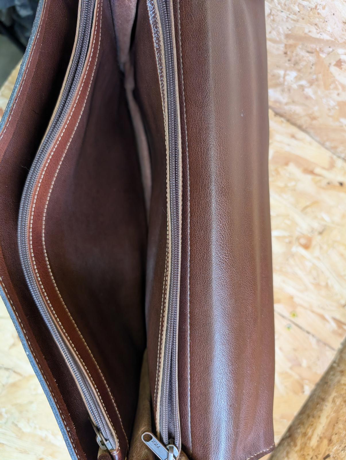 Quality Leather Burgundy 16 " Messenger Bag Medium Briefcase Satchel Book Strap