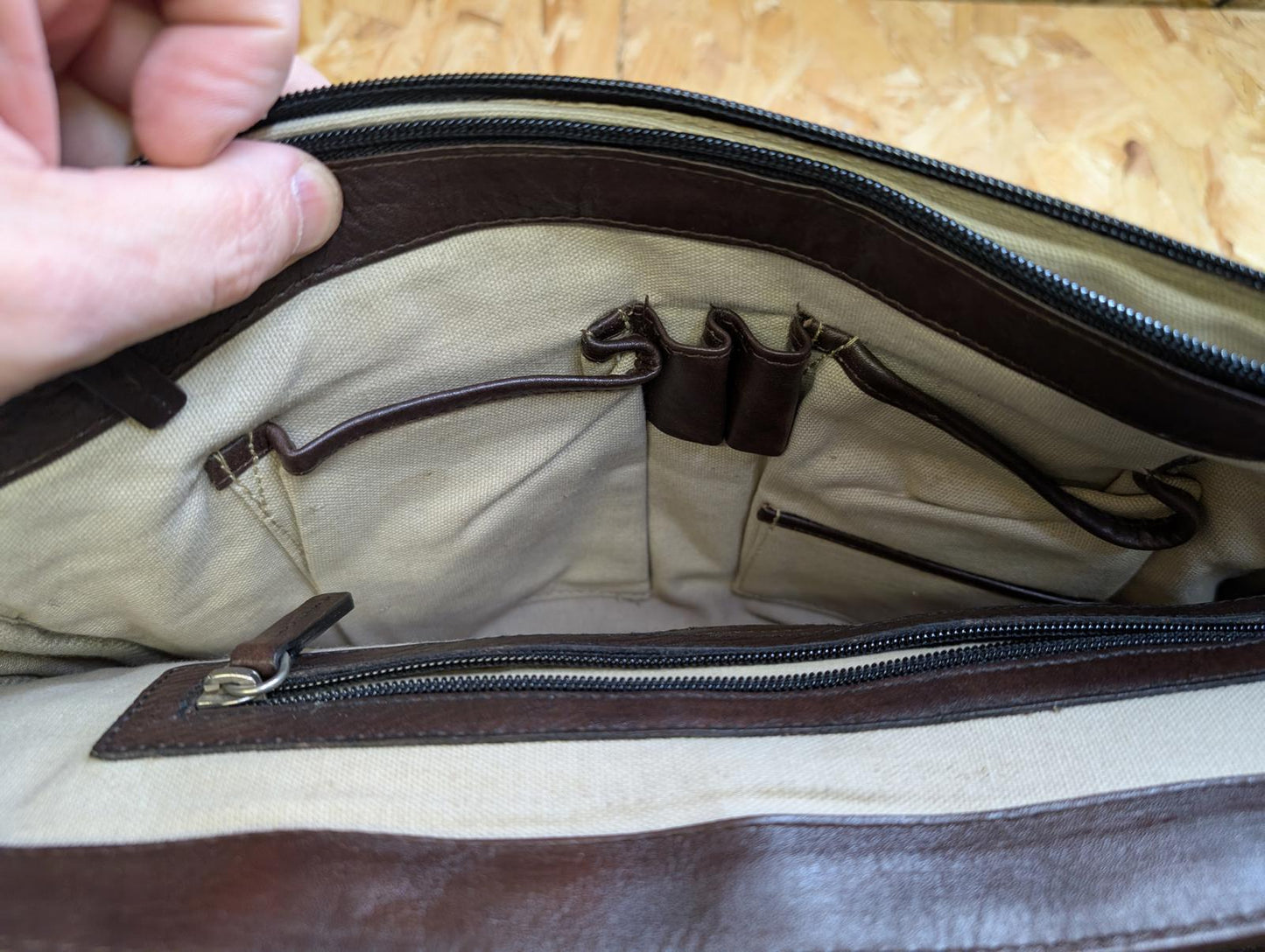 Hidesign Quality Leather Brown 15.5" Messenger Bag Medium Briefcase Satchel Book