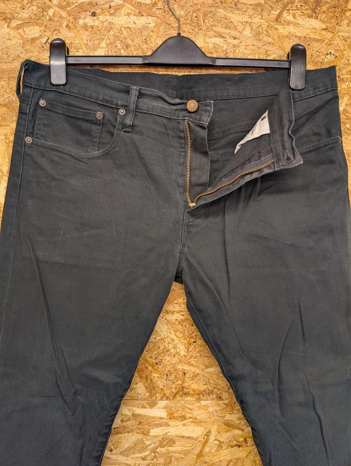 Levis 520 Slim Jeans W34 L32 Men Black Rock Indie Goth Skinny Zip Fly