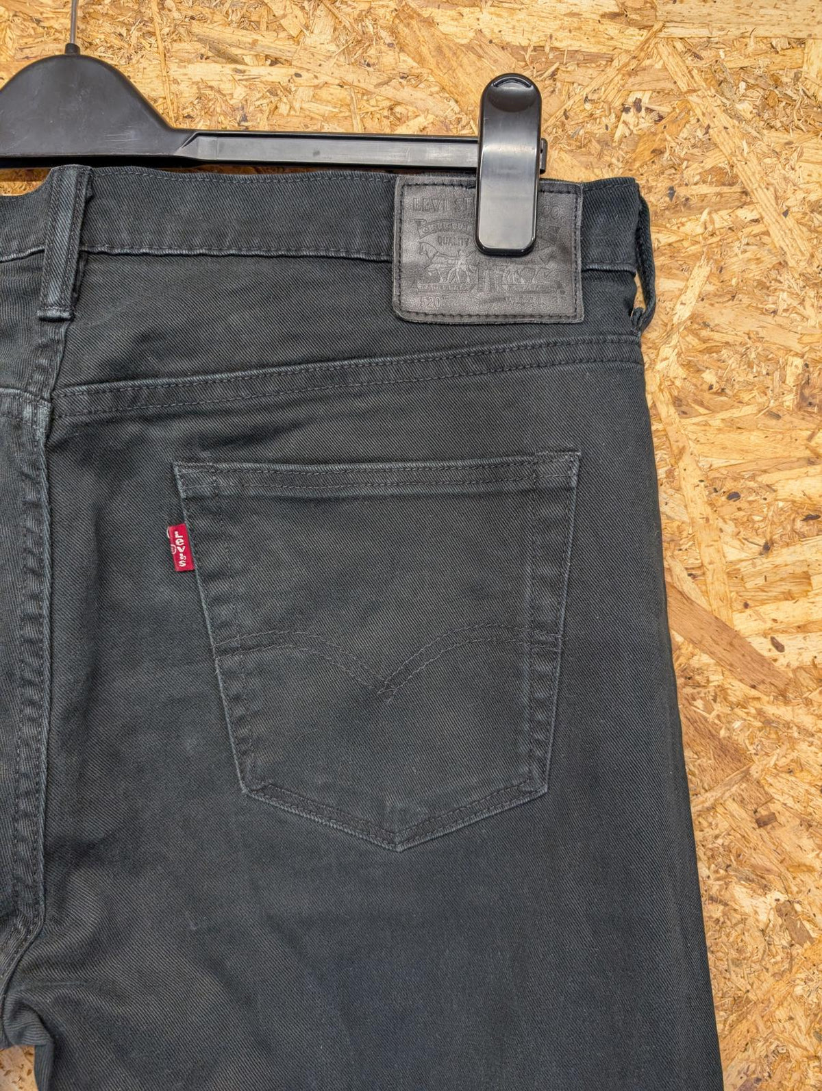Levis 520 Slim Jeans W34 L32 Men Black Rock Indie Goth Skinny Zip Fly
