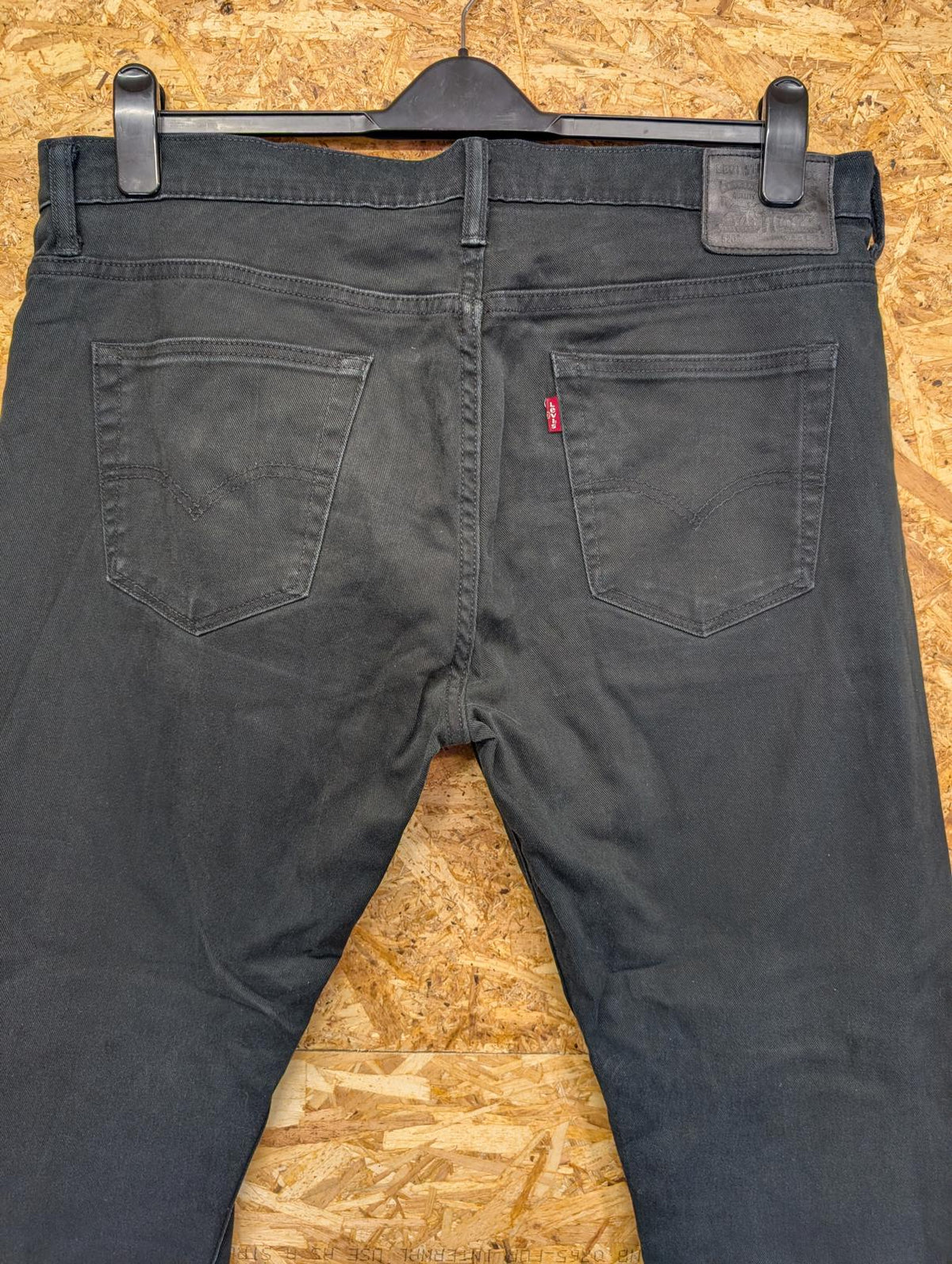Levis 520 Slim Jeans W34 L32 Men Black Rock Indie Goth Skinny Zip Fly