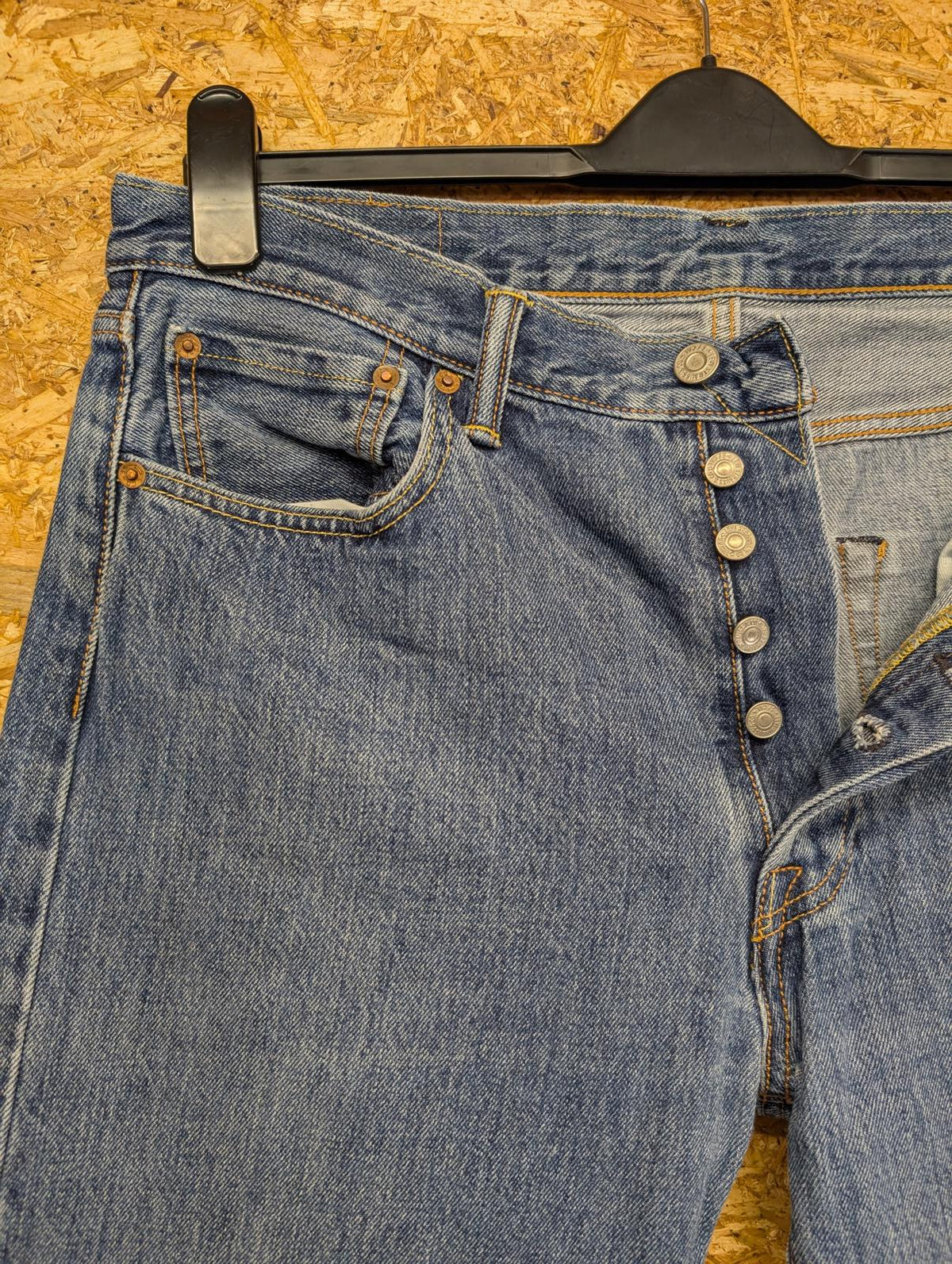 Levis 501 Jeans W34 L30 Vintage Mid Wash Blue Denim Straight Leg Button Fly