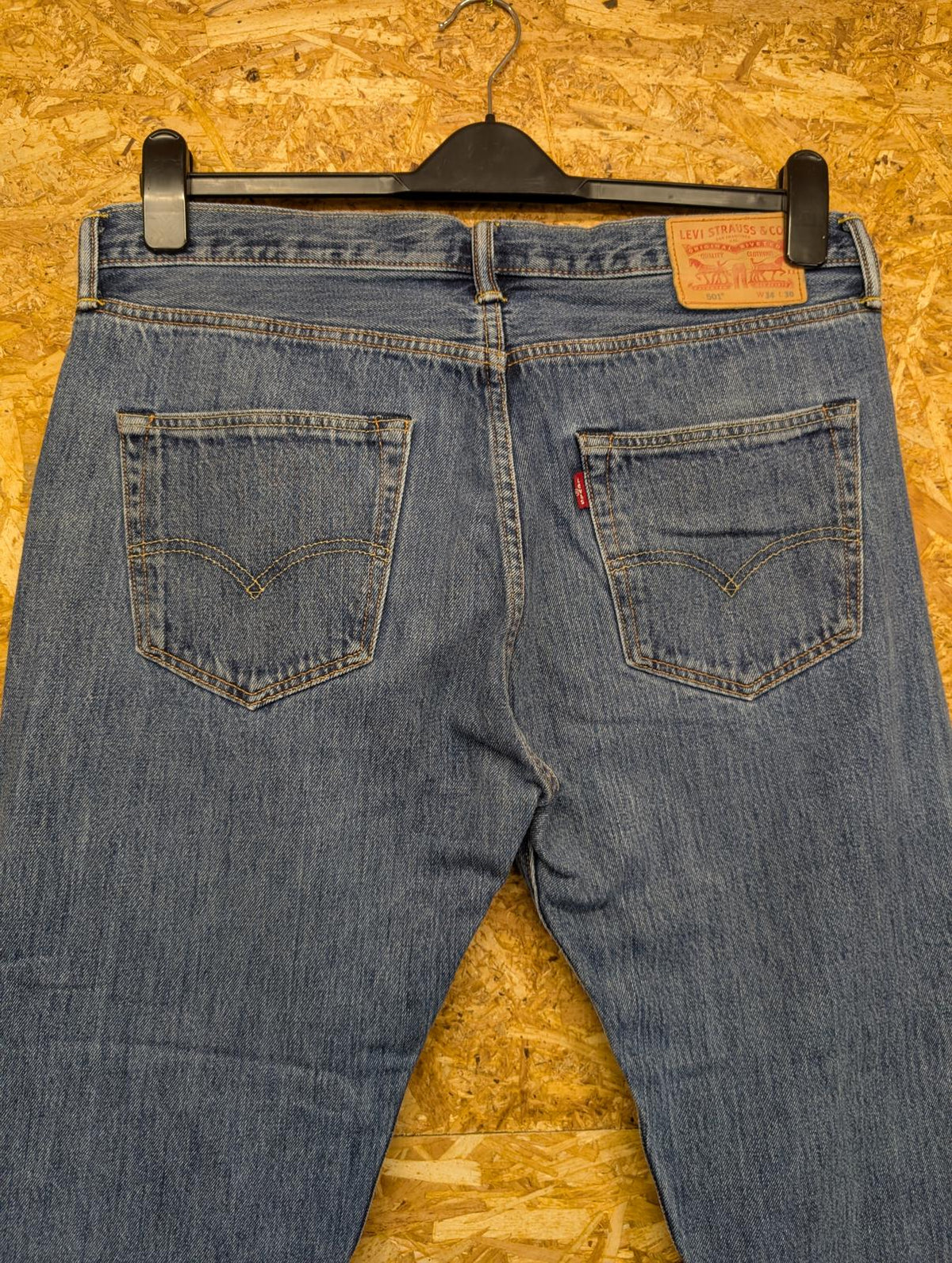 Levis 501 Jeans W34 L30 Vintage Mid Wash Blue Denim Straight Leg Button Fly