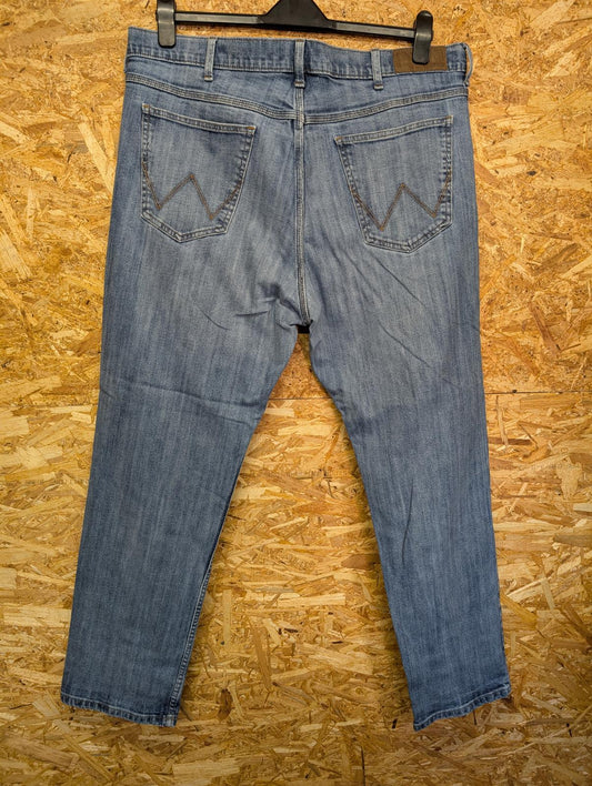 Wrangler Regular Jeans W40 L32 Men Straight Leg Regular Fit Mid Light Blue Zip