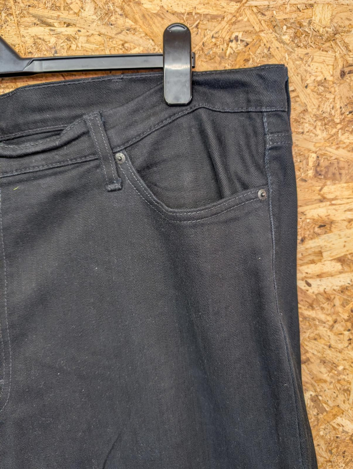 Levis 505 Jeans W44 L26 Men Straight Leg Relaxed Fit Black Zip Fly Red Tab
