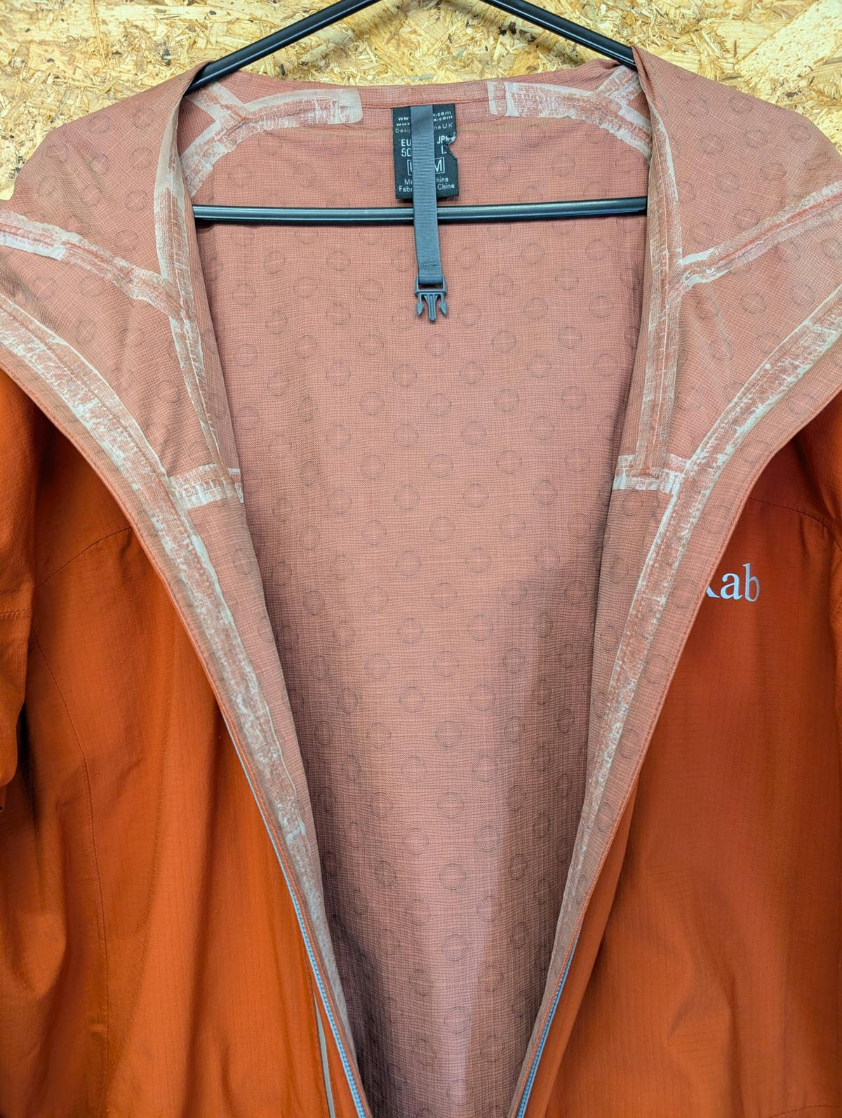 Rab Spark Jacket Medium Men Lightweight Waterproof Orange Hooded Rain Shell Coat