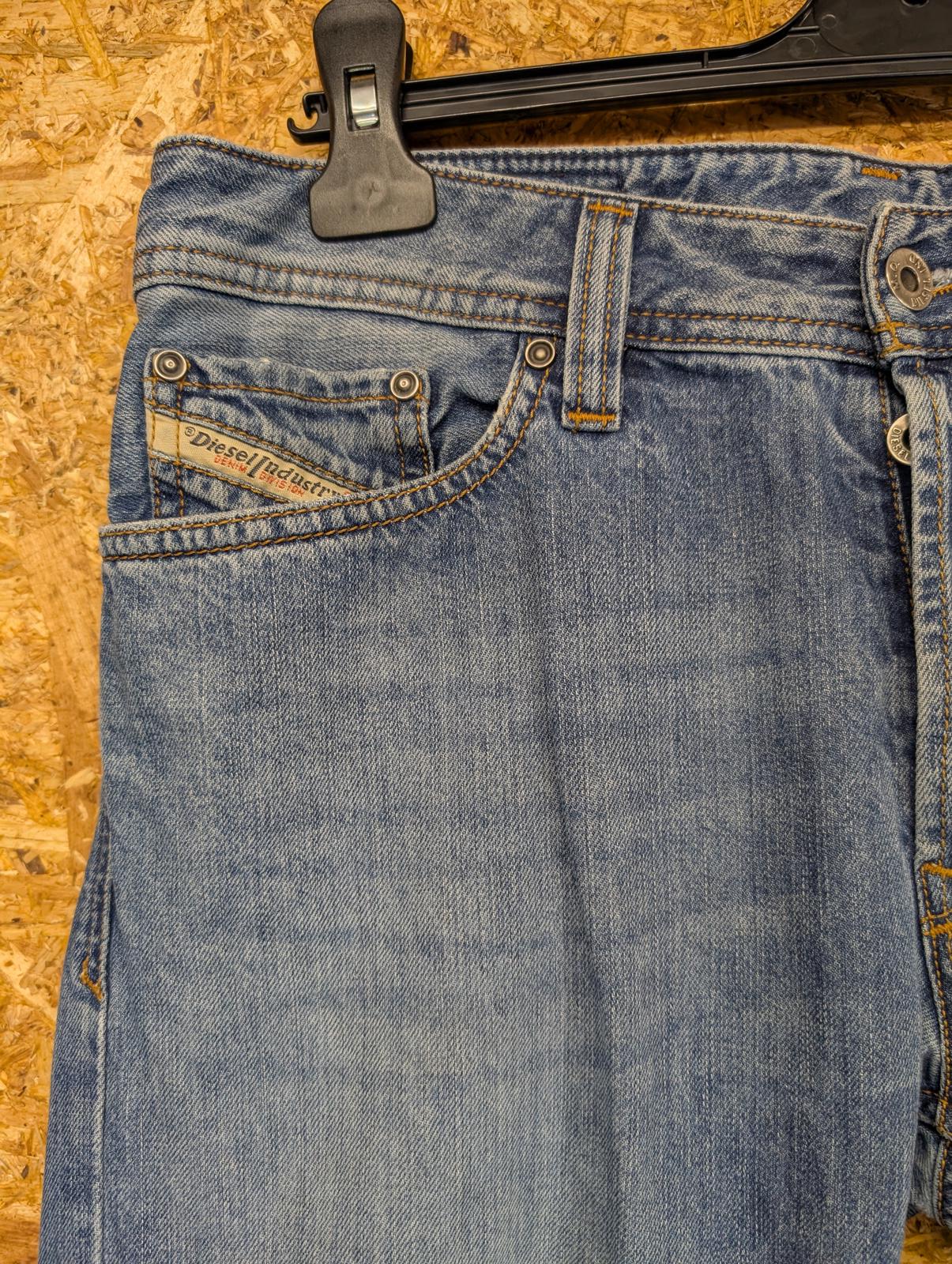 Diesel Viker Jeans W31 L30 0R90L Mid Blue Denim Regular Straight Button Fly