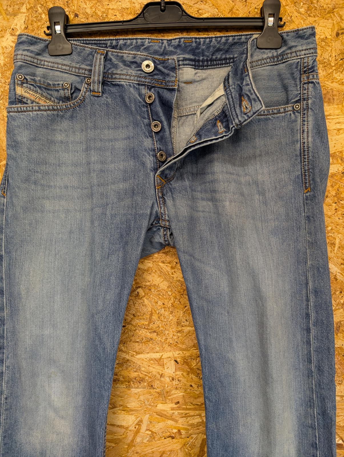 Diesel Viker Jeans W31 L30 0R90L Mid Blue Denim Regular Straight Button Fly