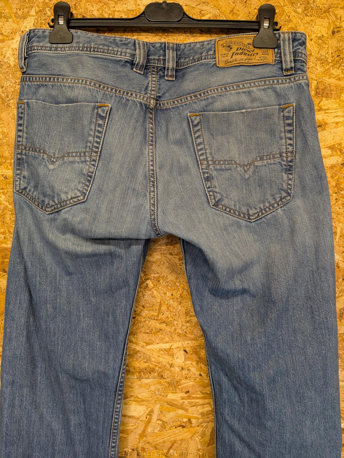 Diesel Viker Jeans W31 L30 0R90L Mid Blue Denim Regular Straight Button Fly