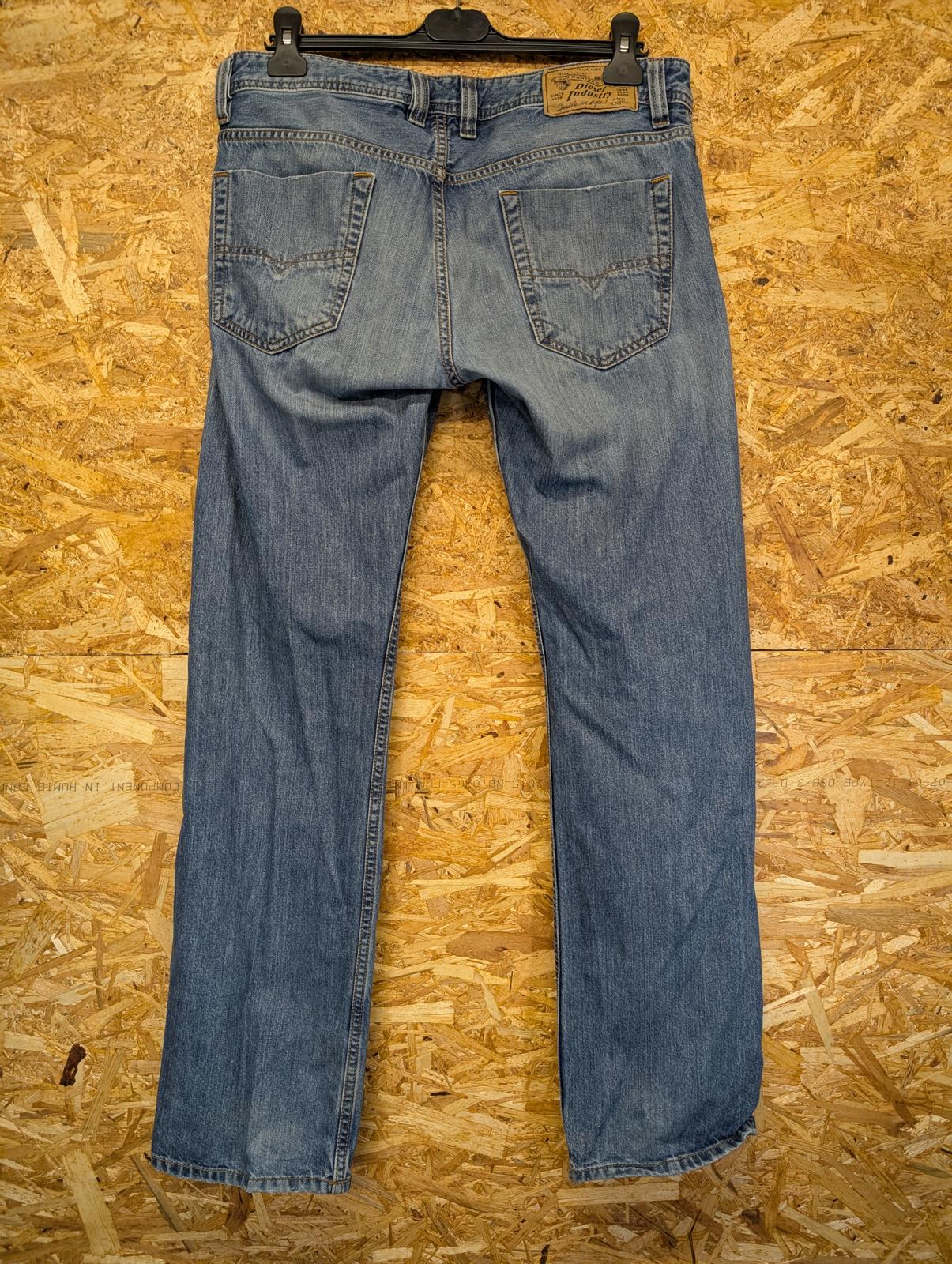 Diesel Viker Jeans W31 L30 0R90L Mid Blue Denim Regular Straight Button Fly