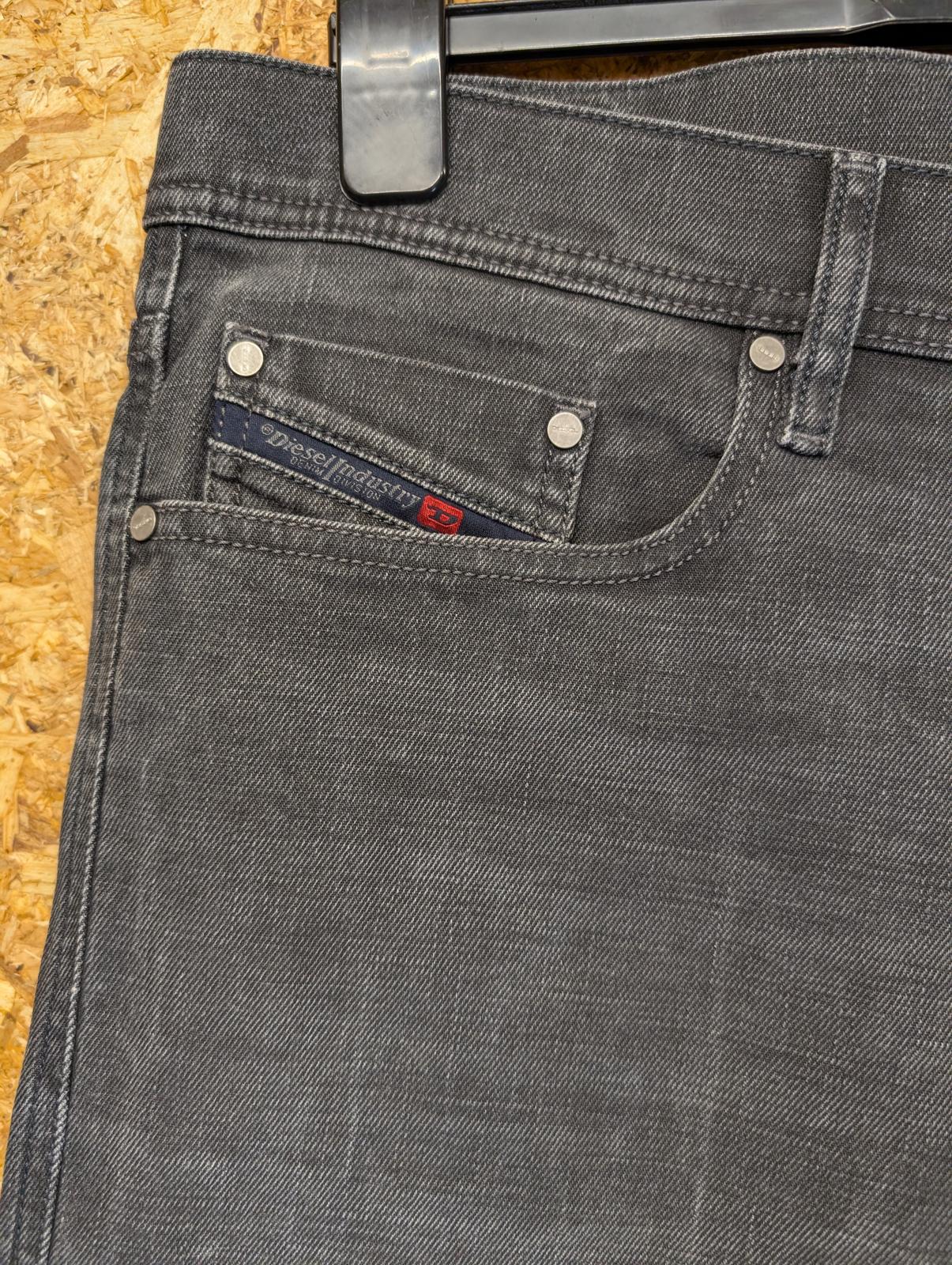 Diesel Tepphar Jeans W34 L32 Men Grey Black Stretch Denim Slim Carrot Button Fly