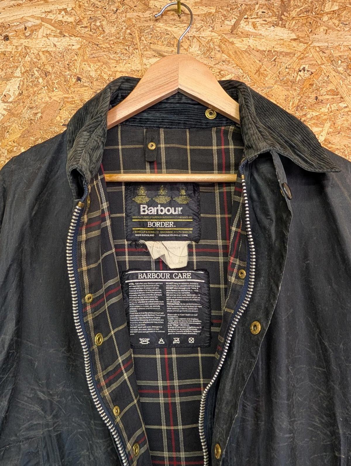 Vintage Barbour Border Wax Jacket C40 Medium Men A205 Navy Blue 80s England Made