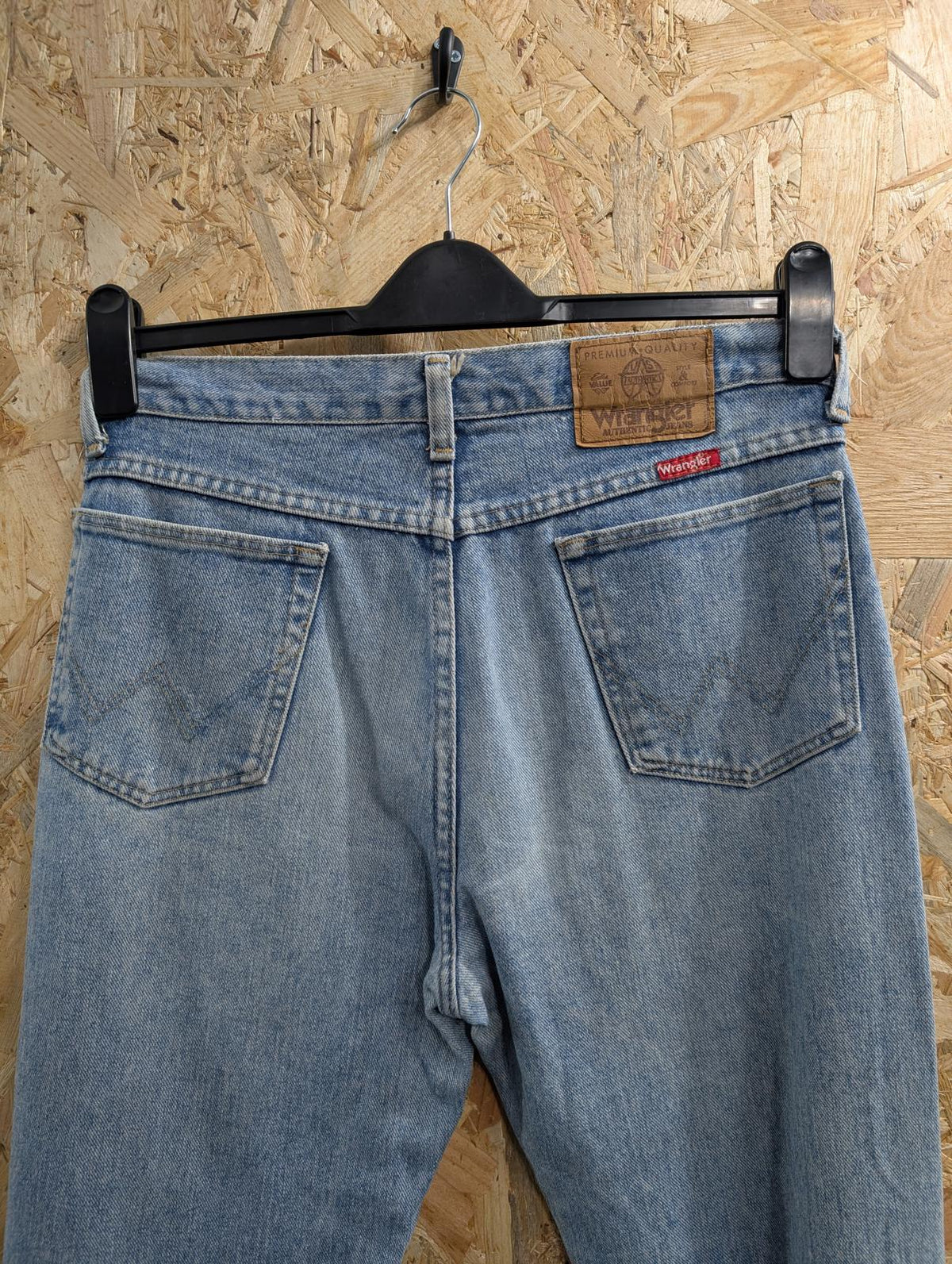 Wrangler Light Blue Jeans W32 L30 Made in USA Straight Leg Regular Fit Stonewash