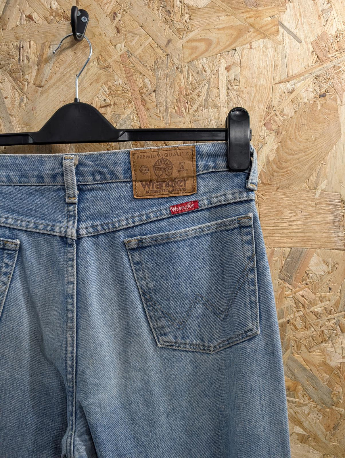 Wrangler Light Blue Jeans W32 L30 Made in USA Straight Leg Regular Fit Stonewash