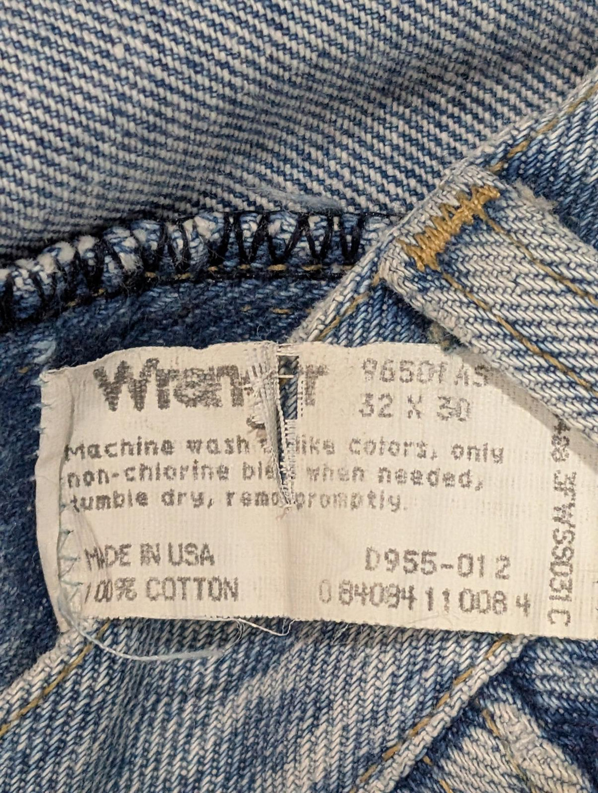 Wrangler Light Blue Jeans W32 L30 Made in USA Straight Leg Regular Fit Stonewash