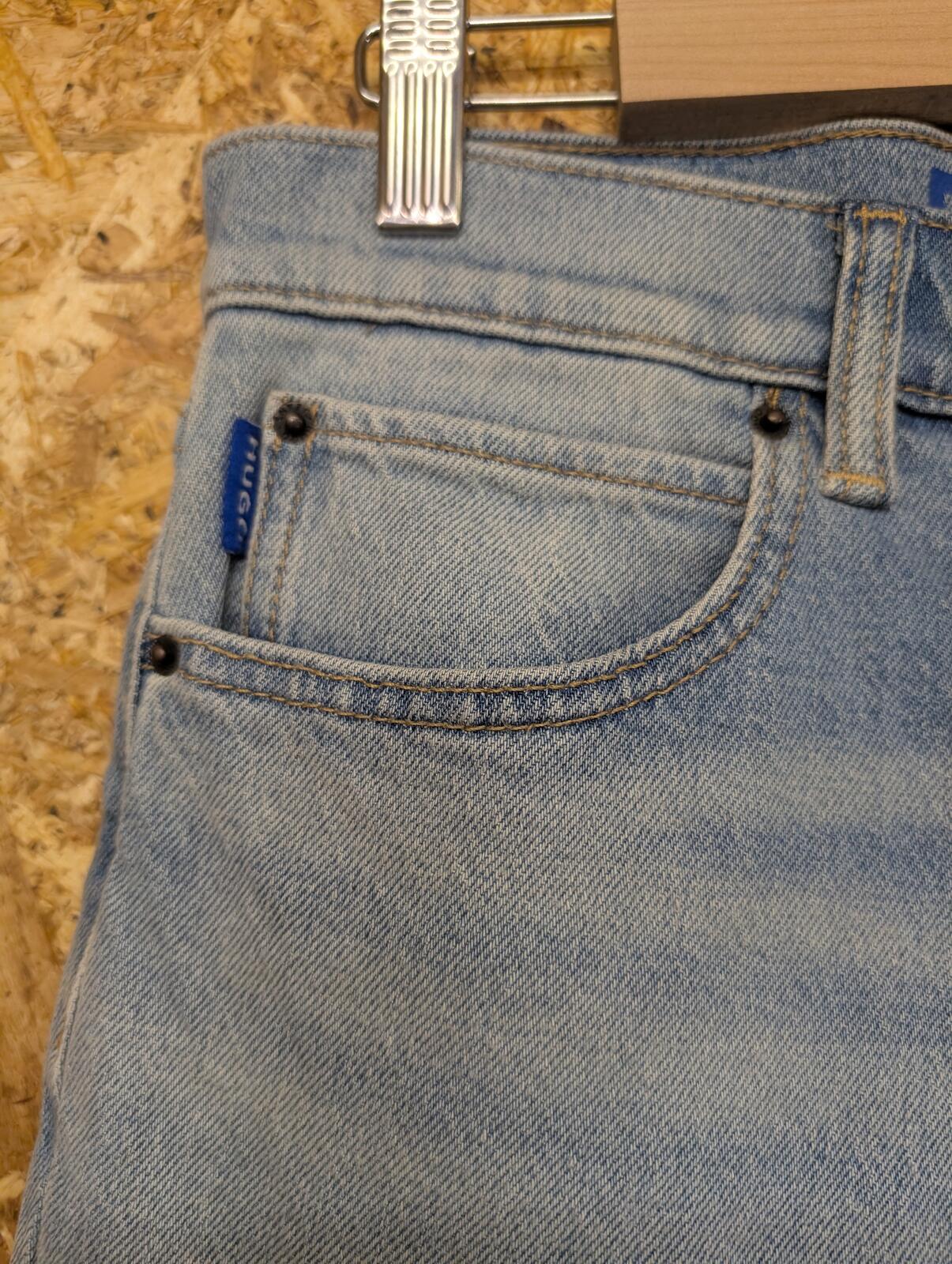 Hugo Boss Brody Jeans W29 L32 Tapered Fit Light Blue Denim Straight Button Fly