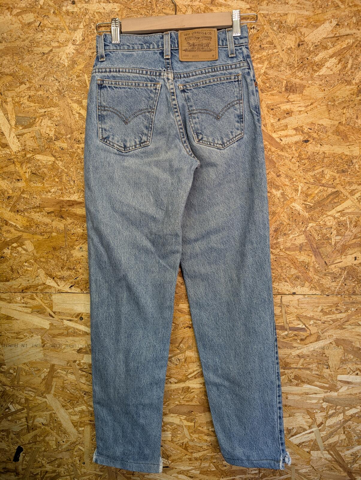 Vintage Levis 950 Jeans W26 L30 High Waist Women Orange 90s Blue Relaxed Tapered