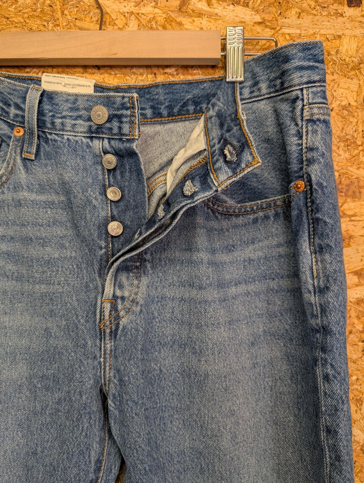 Levis 501 Original Cropped Jeans Size 8 W30 L26 Women Light Blue Button Fly