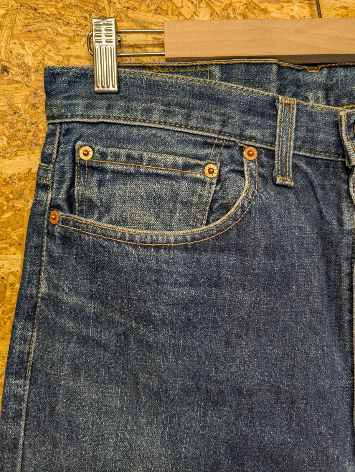 Vintage Levis 401 Bootcut Jeans Mens W34 L32 Dark Blue Wash Denim Zip Fly 90s