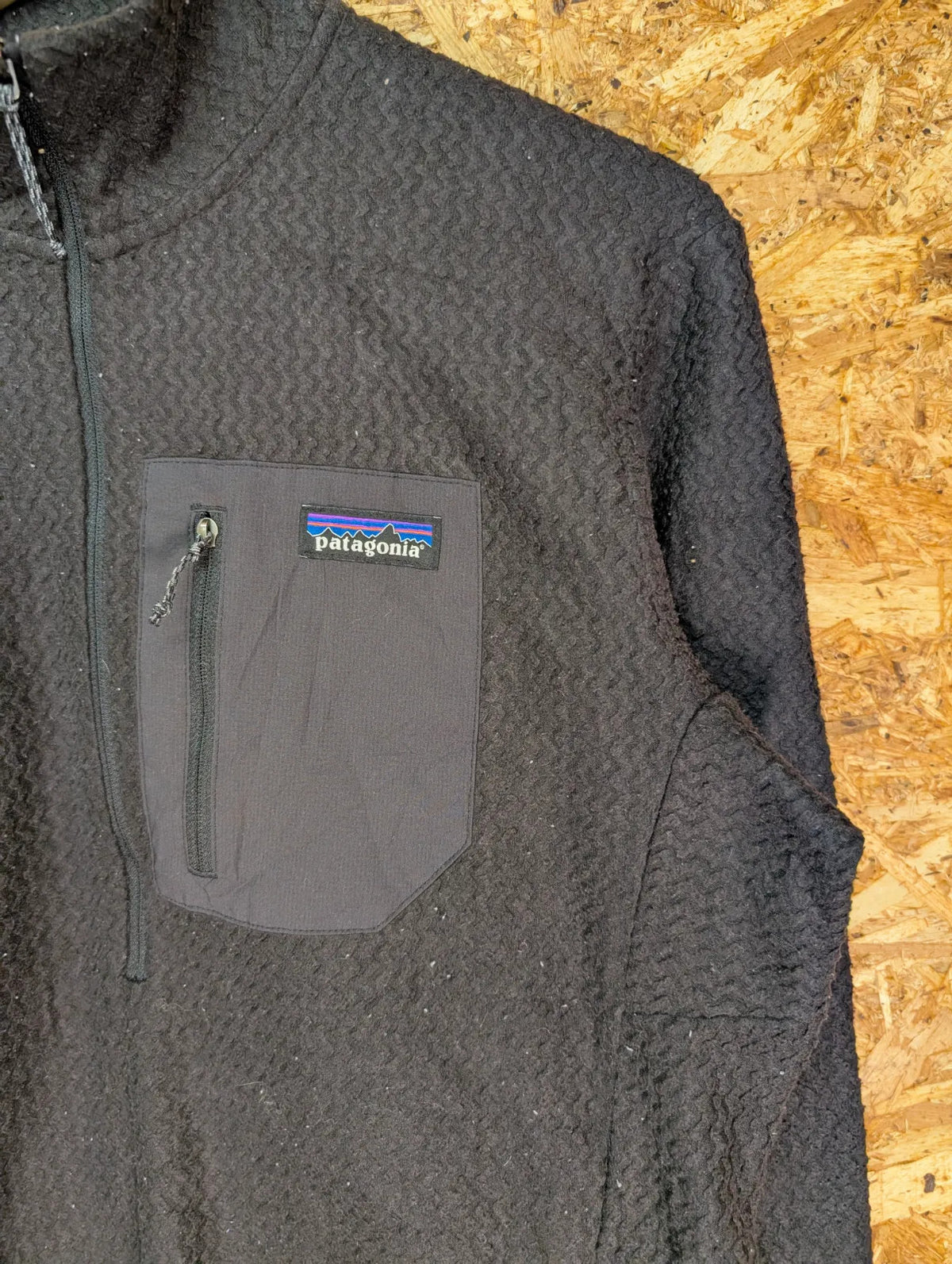 Patagonia R1 Fleece Pullover Mens Medium Black 1/2 Zip Hiking Walking Layer