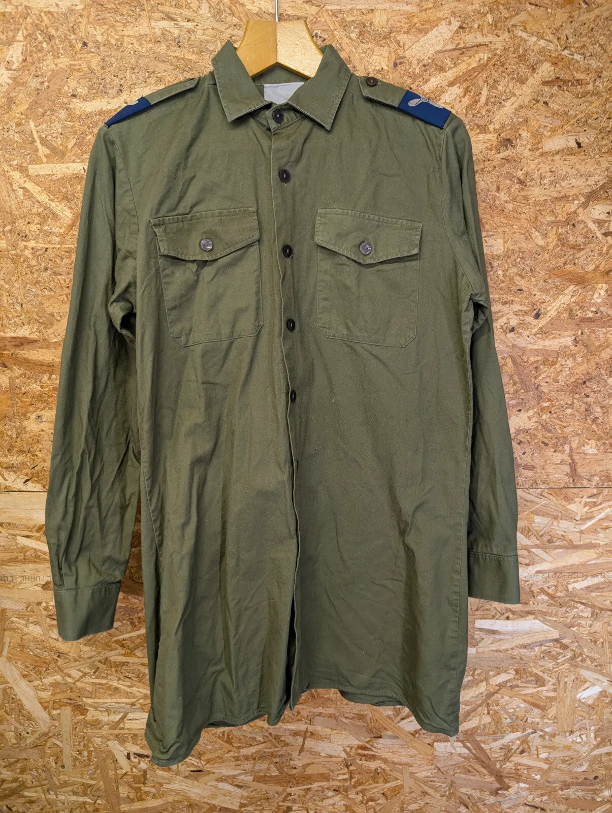 British Army Surplus General Shirt Men Medium Olive Green Button Pockets Feather