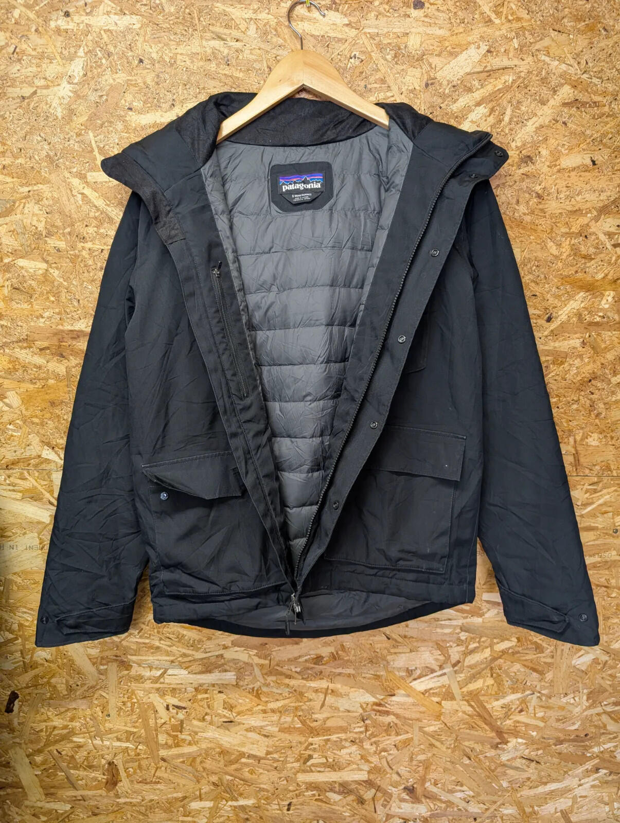Patagonia Padded Jacket Mens Small Black Down Insulation Hooded Zip Pockets