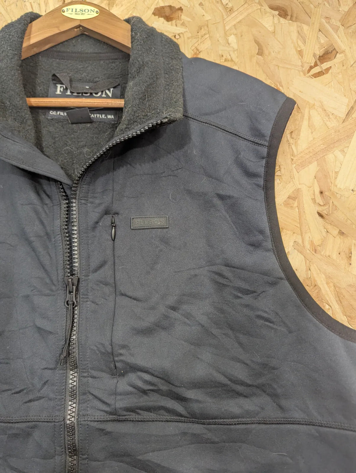 Filson Granite Spire Fleece Vest Mens Large Grey Black Fleece Lined Full Zip