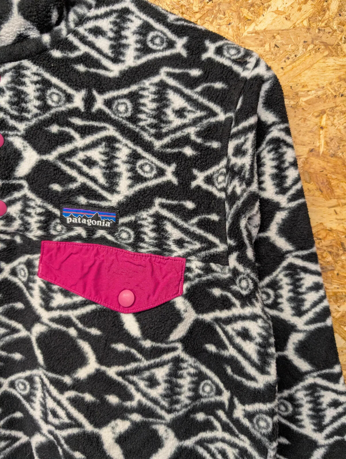 Patagonia Fleece Pullover Women XS Black White Pink Synchilla Geometric Snap-T
