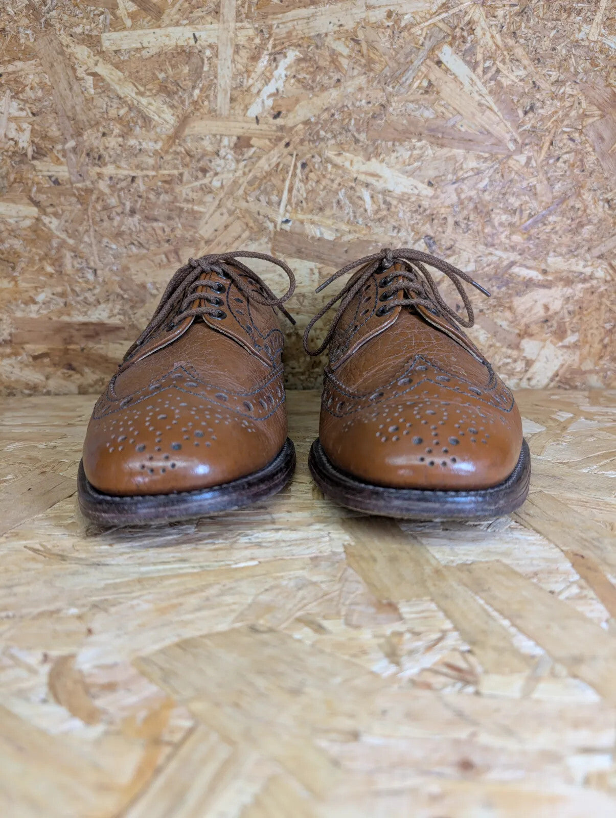 Loake Wingtip Brogues UK 8.5 G Brown Leather Oxford Lace Up Formal England Made