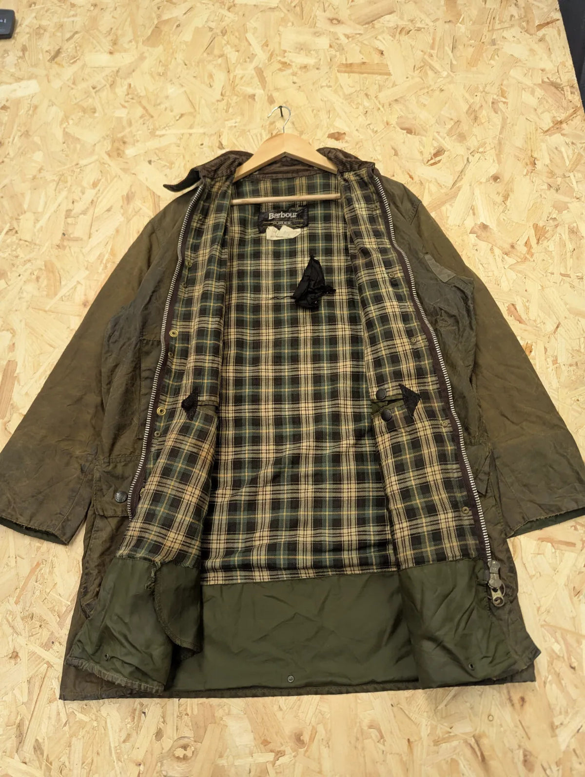 Vintage Barbour Border Wax Jacket Mens Medium C40 Sage Green Tartan Lining 80s