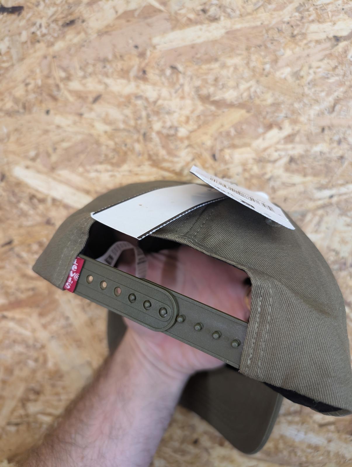 Levis Khaki Green Snapback Cap Hat 58cm 23 inch Embroidered
